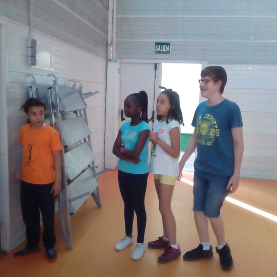 2019_06_11_Sexto B comienza el montaje del escenario para la graduación_CEIP FDLR_Las Rozas 5