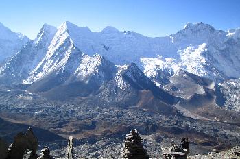 Amphu Laptse con glaciar del Ama Dablam