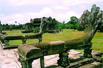 Decoración con hidras, Angkor, Camboya