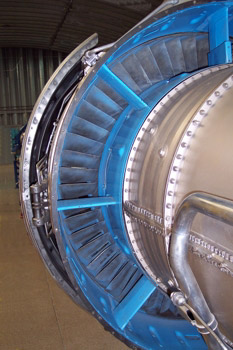 Motor turbofán trasero