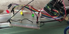Montaje en arduino uno de sensor de temperatura y diodos LED