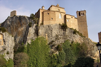 Muro posterior de la Colegiata de Alquezar. Huesca