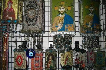 Objetos de una tienda de artesanía árabe