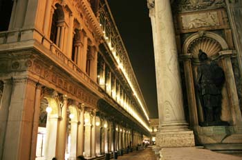 Lateral Plaza de San Marco, Venecia