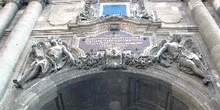 Puerta del Palacio Real, Budapest, Hungría