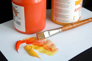 Pintura roja y amarilla