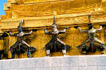 Guerreros rodeando edificio, Tailandia