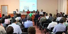 Mesa redonda: "¿Educamos o enredamos?" moderada por Antonio Fumero Reverón (1)