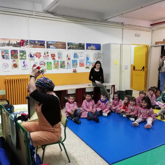 CUENTACUENTOS INFANTIL. día del libro 18-19 23