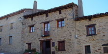 Calle y casa en La Hiruela