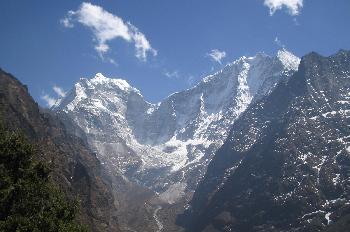 Thamserku y Kang Tega vistos desde Tengboche