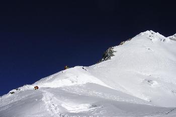 Ascenso a la cumbre sur del Everest desde el Balcón