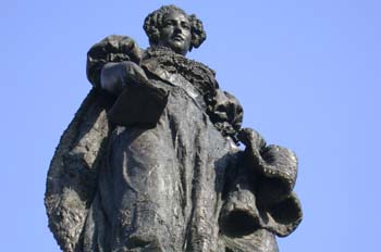 Monumento a la reina María Cristina de Borbón, Madrid