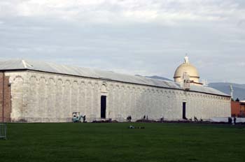 Muro Este y Plaza de los Milagros, Pisa