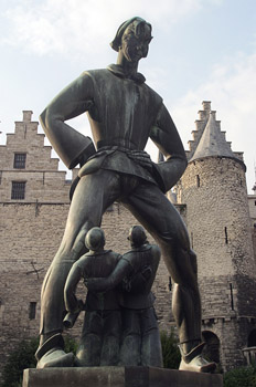 Estatua del gigante de Lange Wapper, Amberes, Bélgica