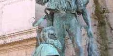 Estatua de cazadores en la plaza del Castillo de Buda, Budapest,