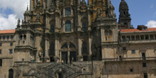 Cadillac delante de la Catedral de Santiago de Compostela, La Co