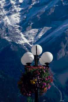 Farola en población de las Montañas Rocosas (Canadá)