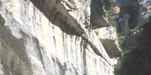 Pared rocosa en la orilla del río Vero, Huesca