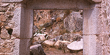 Molino de piedra abandonado