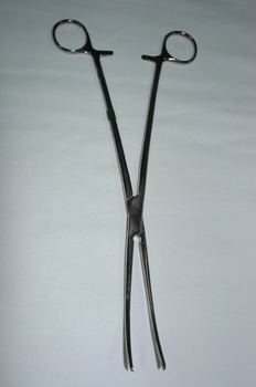Pinza hemostática Crawford
