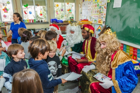Los RRMM y Papá Noel en INF 5A 8