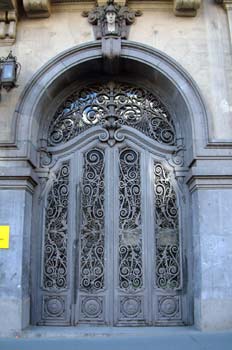 Puerta del Ministerio de Educación y Ciencia, Madrid