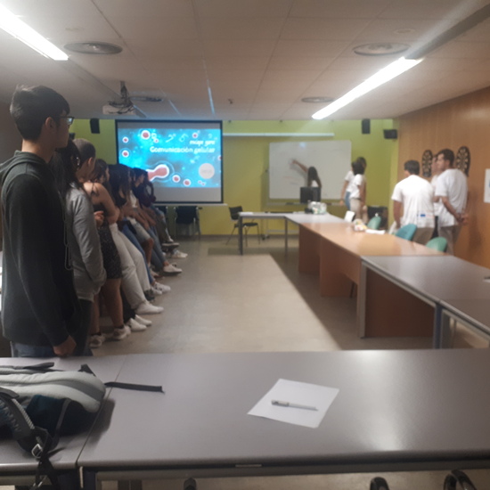 2023.09.30 Noche Investigadores - Comunicando con las células