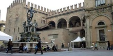 Plaza y fuente de Neptuno, Bolonia