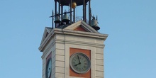 Reloj en fachada de Casa de Correos en Puerta del Sol de Madrid