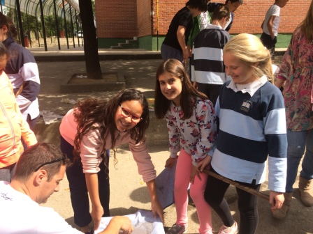 2017_04_21_JORNADAS EN TORNO AL LIBRO_TALLER PAPEL RECICLADO_5º Y 6º 33