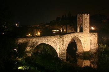 Puente románico de Besalú, Garrotxa, Gerona