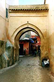 Puerta de acceso al zoco, Marrakech, Marruecos