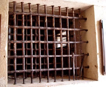 Verja de ventana de cárcel