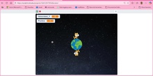 Programa con Scratch, un juego con gravedad y un satélite