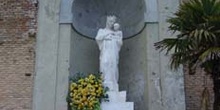 Estatua de la Virgen de la Almudena, Madrid
