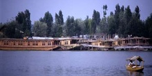 Hoteles flotantes en el lago Dal de Srinagar, Jammu y Cachemira,