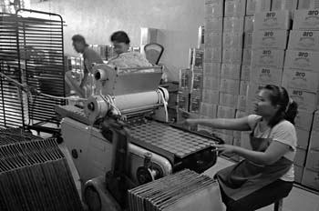 Fábrica de galletas, Indonesia