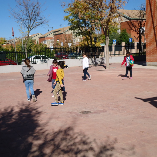 FOTOS SOLADO PATIO 2