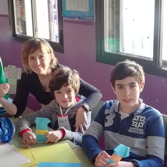 Talleres de chapas con iconos olímpicos, viseras y papiroflexia. 6