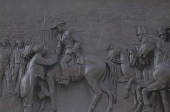 Detalle friso monumento Marqués del Duero