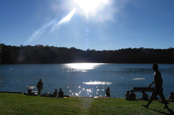 Tarde de verano en un lago, Queensland, Australia