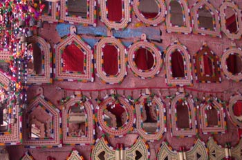 Espejos artesanos con marco de cuero