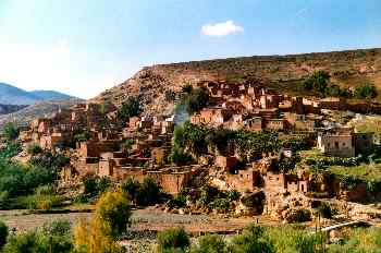 Pueblo con construcciones de adobe, Marrakech