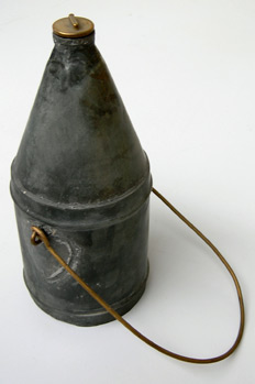 Botella aceitera de cinc