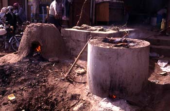 Hornos de leña en el mercado de Bayt al Faqih, Yemen