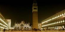 Plaza de San Marco de noche, Venecia