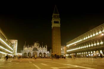 Plaza de San Marco de noche, Venecia