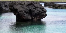 Islotes de lava solidificada en la Isla Isabela, Ecuador