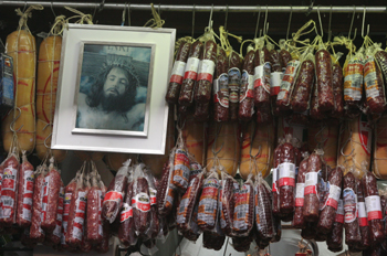 Imagen de Jesucristo en un puesto del Mercado de abastos, Sao Pa